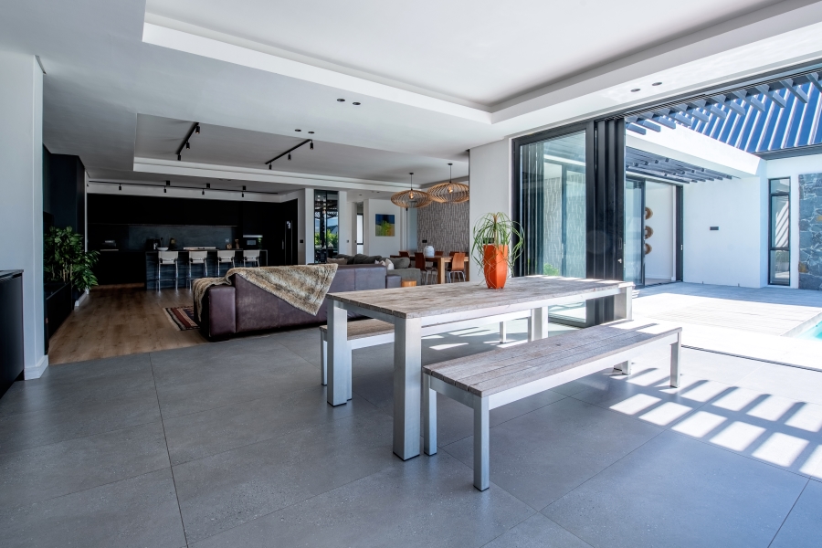 5 Bedroom Property for Sale in Val De Vie Estate Western Cape